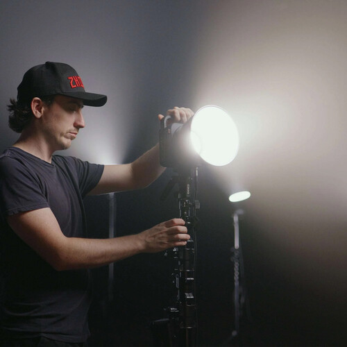 Zhiyun MOLUS G300 Bi-Color LED Monolight - Image 6